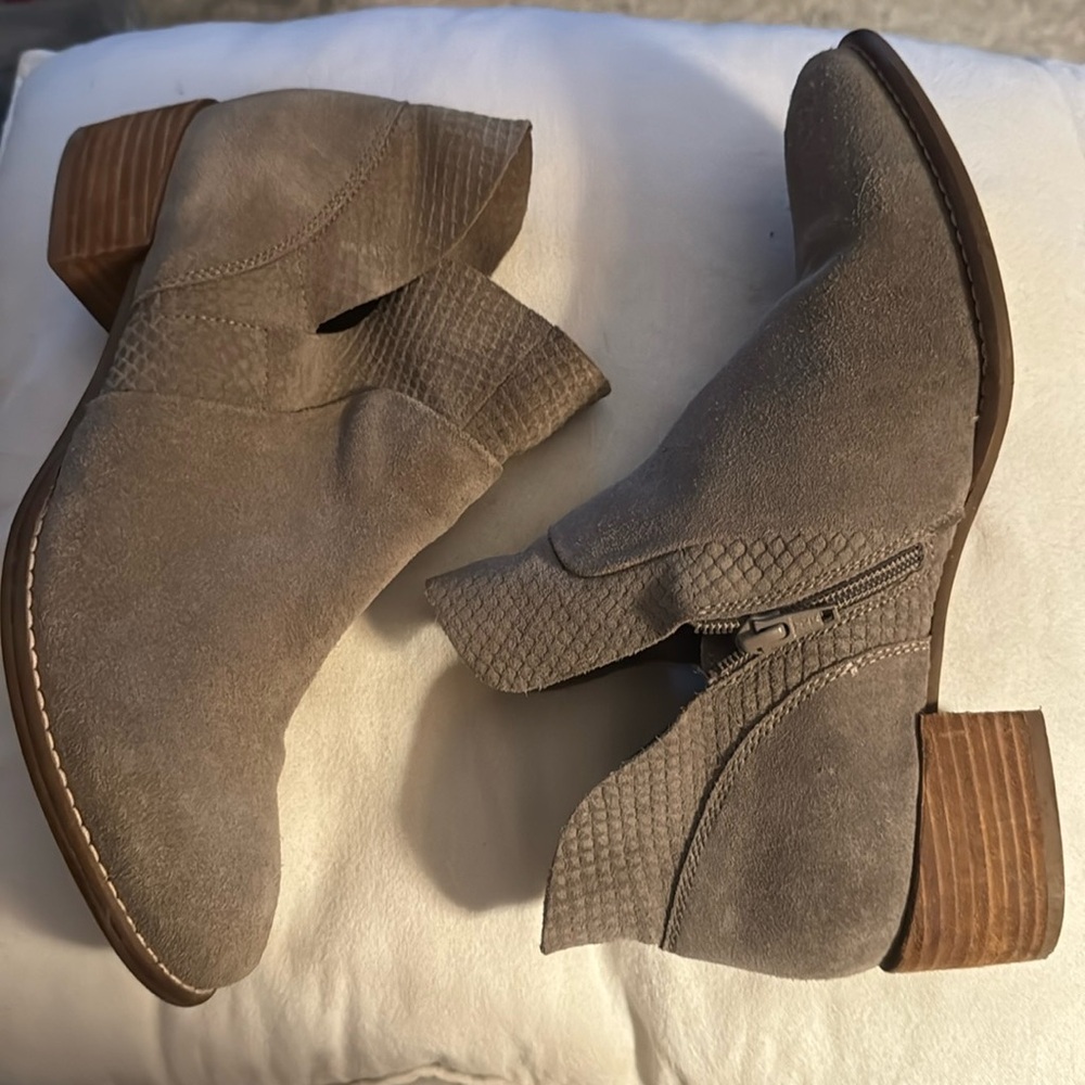 Seychelles gray suede booties Women's Suede Ankle Boots Sz 8‎ 1/2